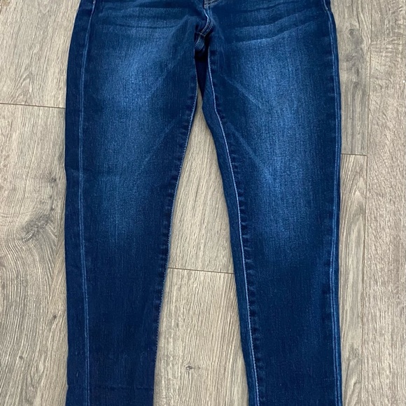 KanCan Jeans blue distressed boutique 9/28 high like new condition flattering - Picture 7 of 16